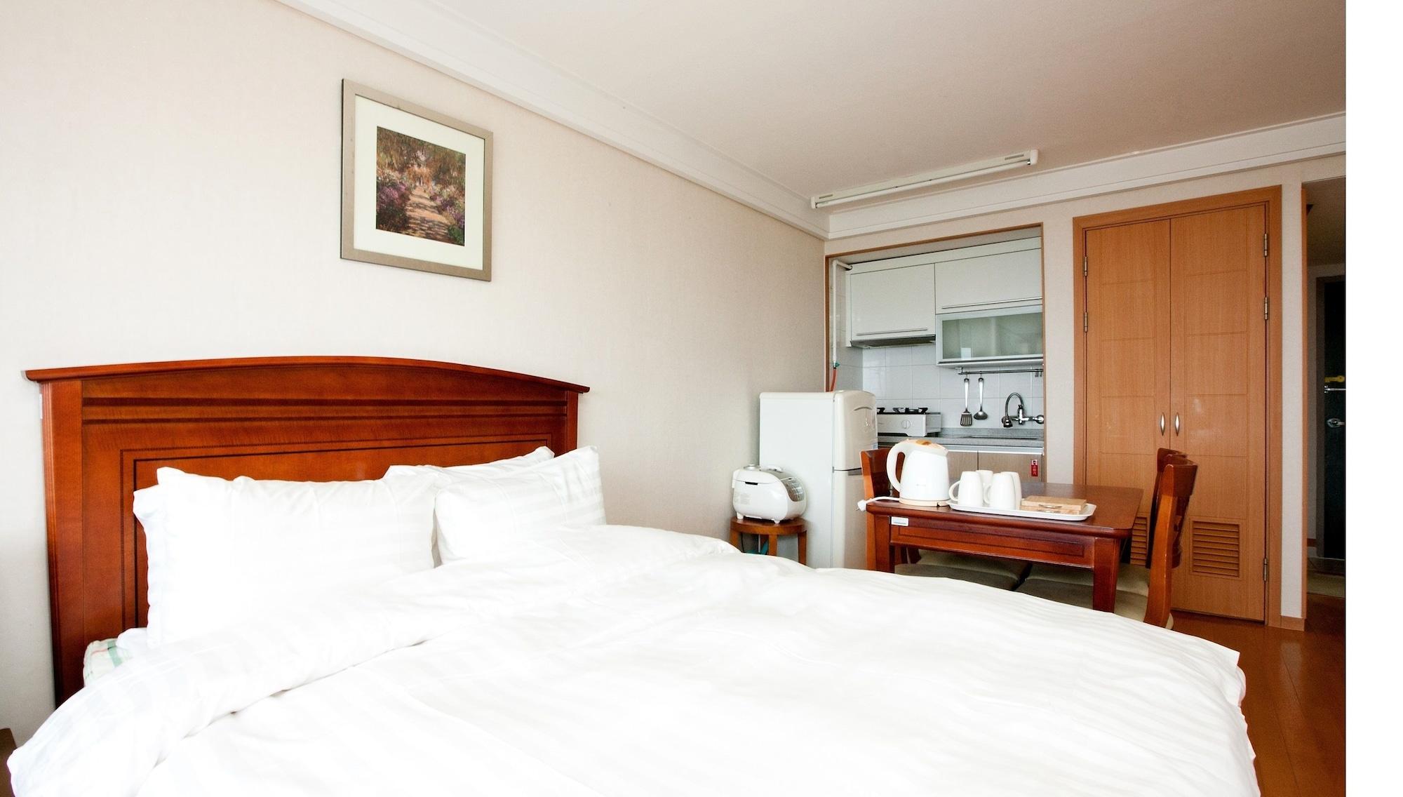 Delpino Hotel Sokcho Exterior photo